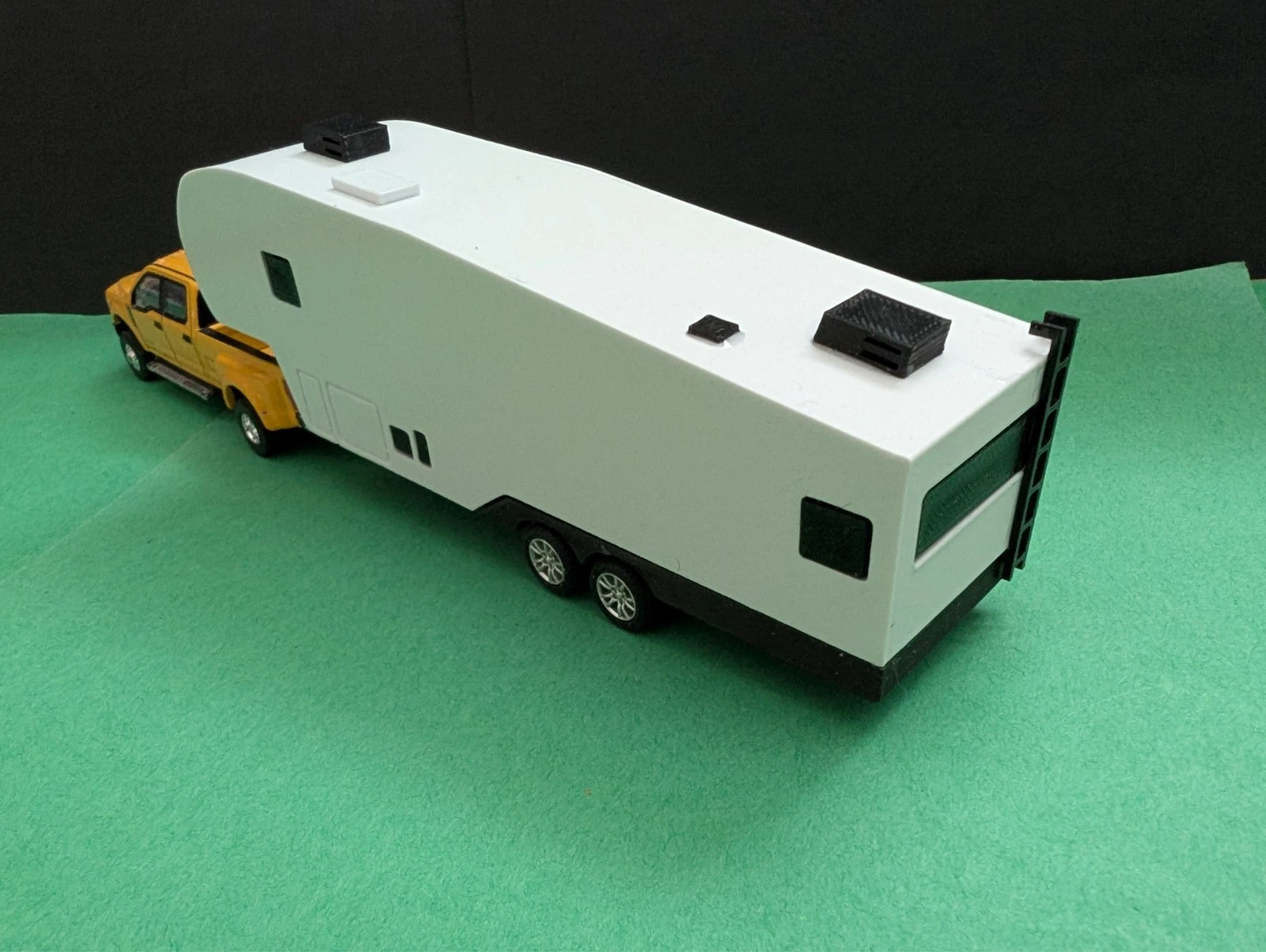 S scale 1:64 Grand Design 295RL 5th wheel RV camper for Greenlight trucks